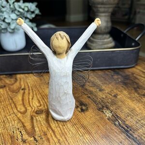 Willow Tree Courage Angel Figure 2004 Susan Lordi